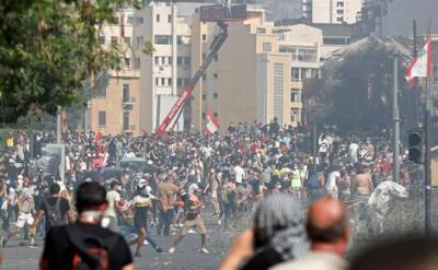 Число пострадавших в столкновениях между протестующими и силовиками в Бейруте увеличилось до 230