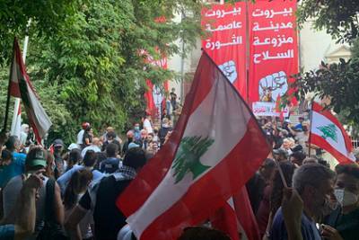Протестующие потребовали международного расследования взрыва в Бейруте