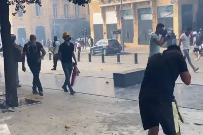 Ливанские военные вытеснили протестующих из зданий двух министерств в Бейруте