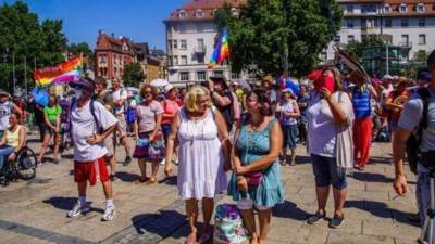 Многотысячная акция протеста против ограничений из-за коронавируса вновь прошла в Германии