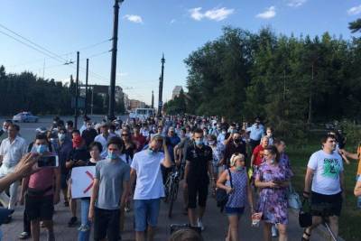 Сотни омичей вышли поддержать Хабаровск