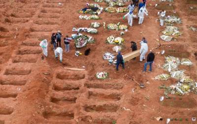 В Бразилии объявили траур по жертвам COVID-19