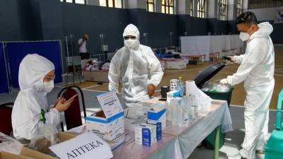 Число случаев коронавируса в Казахстане достигло 98 701