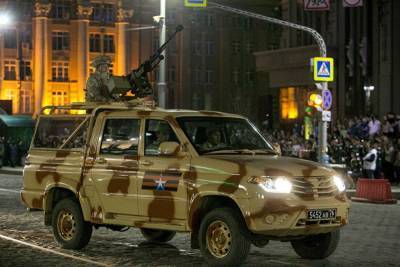 Жители Минска сообщили о военной технике в центре города в день голосования