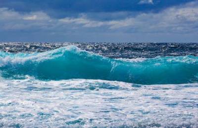 Не менее 1 тысячи тонн нефтепродуктов вытекло в океан из японского судна возле Маврикия