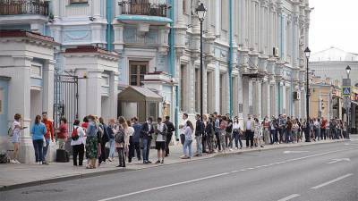 У посольства Белоруссии в Москве выстроилась очередь из желающих проголосовать