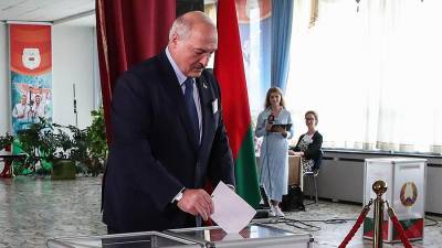 Лукашенко пообещал не допустить гражданской войны после выборов