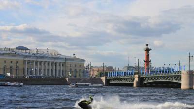 В Петербурге испытывают робот-катамаран для оценки экологии водоемов