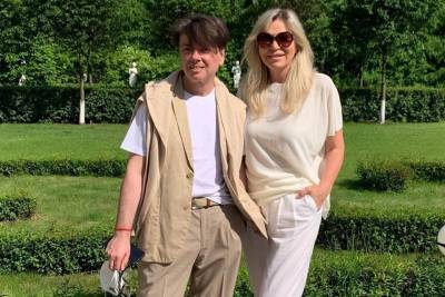 Супруга онкобольного Юдашкина впервые за долгое время опубликовала фото с мужем