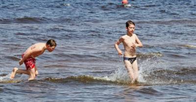 На официальных пляжах Риги вода стала теплее