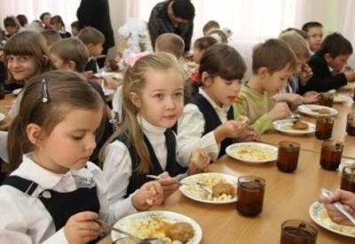 Новое меню и модернизация столовых: Кабмин одобрил реформу питания в школах