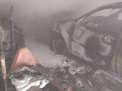 Под Одессой сгорело СТО: огнем уничтожены 3 авто