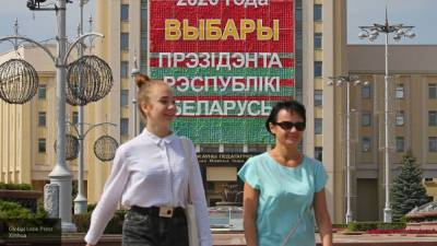 Белорусы выстроились в очереди перед посольствами в Москве и Петербурге