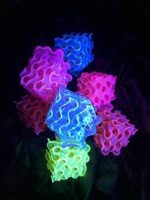 Создан самый яркий флуоресцентный материал