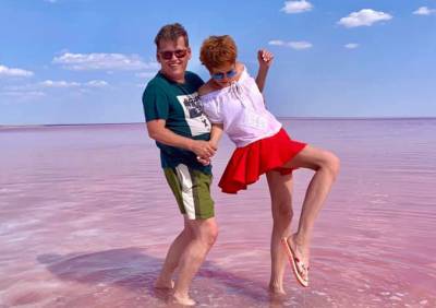 Летний отдых: Розенко с невестой нашли "украинское Мертвое море"