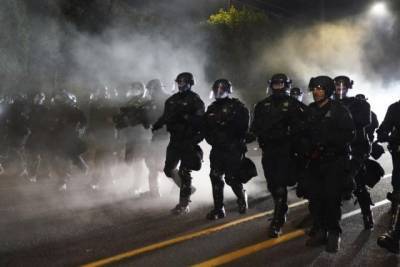 Протестующие в Портленде сожгли офис полиции