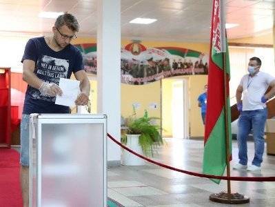 Явка избирателей на президентских выборах в Беларуси на 16.00 составила 73,4%