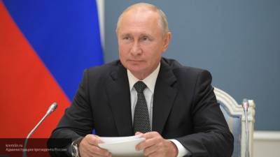 Президент РФ одобрил указ об отмене каракулевых шапок