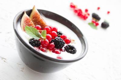Диетологи: Йогурт на завтрак помогает продлить жизнь