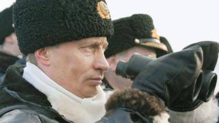 Путин выписал армейским генералам шапки подешевле. В Росгвардии и ФСО оставят каракулевые