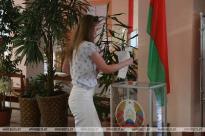 У посольств Белоруссии в России скопились очереди из желающих проголосовать