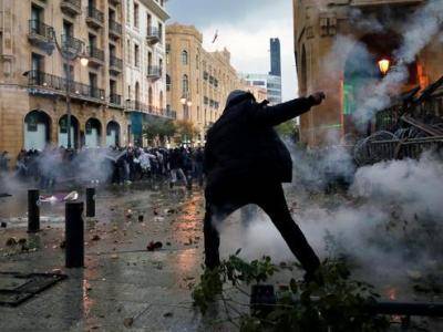 В Бейруте возобновились протесты: начались столкновения