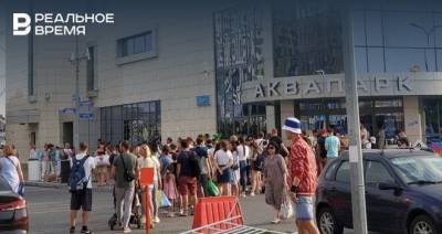 Соцсети: в Казани выстроилась очередь в аквапарк «Ривьера»