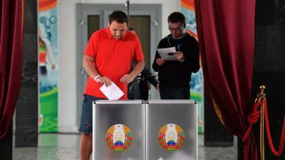 В Минске продолжилось голосование на выборах из-за очередей