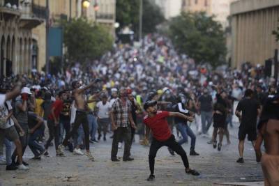 В Бейруте протестующие заняли здания двух министерств – СМИ