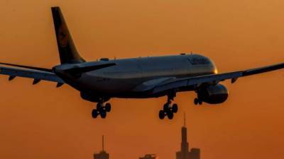 Отмена рейсов из-за коронакризиса: больше миллиона пассажиров еще ждут финансовую компенсацию от Lufthansa
