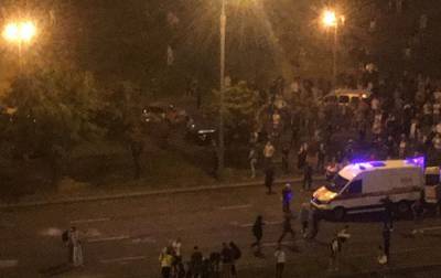 Автозак протаранил толпу протестующих в Минске