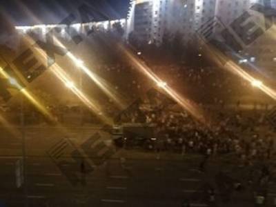 Протесты в Минске: автозак въехал в толпу