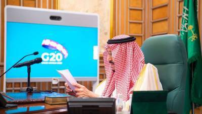 Король Саудовской Аравии отправил в отставку командующего ВС из-за коррупции