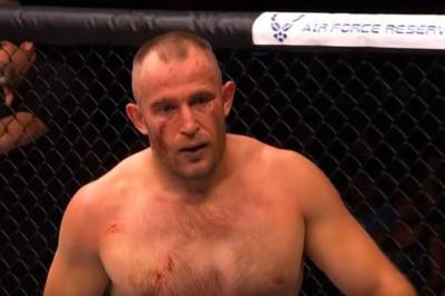 Российский боец UFC Олейник перенес несколько операций на руке
