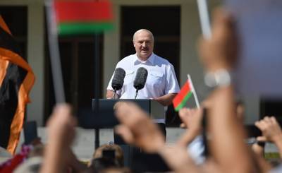 БН: Лукашенко решил заболтать протесты