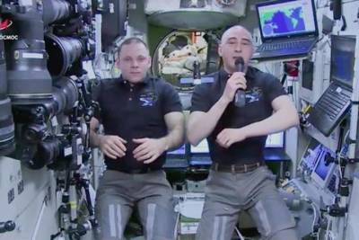 Космонавты поздравили детей с Днем Зданий с МКС