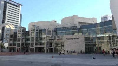 Власти Израиля отдали под школьные занятия театры и музеи страны, мэрии и синагоги