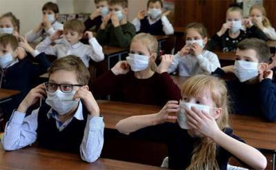 Учебный год в России начинается в обычные сроки, но с соблюдением санитарных мер