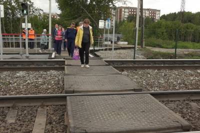 В Свердловской области построены еще два перехода через железнодорожные пути