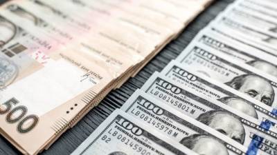 НБУ сократил покупку валюты на межбанке в два раза