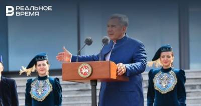 Минниханов поздравил татарстанцев с Днем знаний