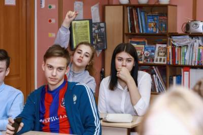 Мы не физики и не химики: россияне назвали самые нелюбимые школьные предметы