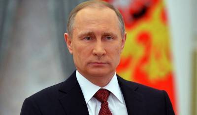 Путин повысил зарплаты госчиновникам, генпрокурору и главе СК