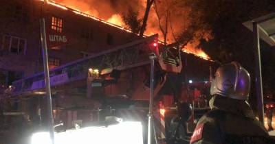 Крупный пожар в аварийном доме в Ростове ликвидирован
