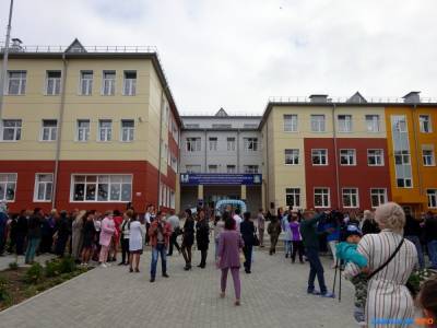В Корсакове открыли новую школу, построенную на месте аварийной