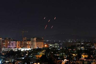 Макрон в Ливане Израилю нипочём: Дамаск атакован ракетным ударом