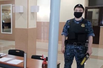 Житель Хабаровского края попытался пронести в суд нож