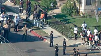 В Лос-Анджелесе полицейские застрелили вооруженного пистолетом афроамериканца