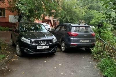 Жители Ярославля хотят найти управу на двух охамевших соседей-водителей
