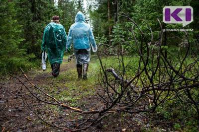 Ухтинские спасатели помогли бабушкам вынести грибы из леса